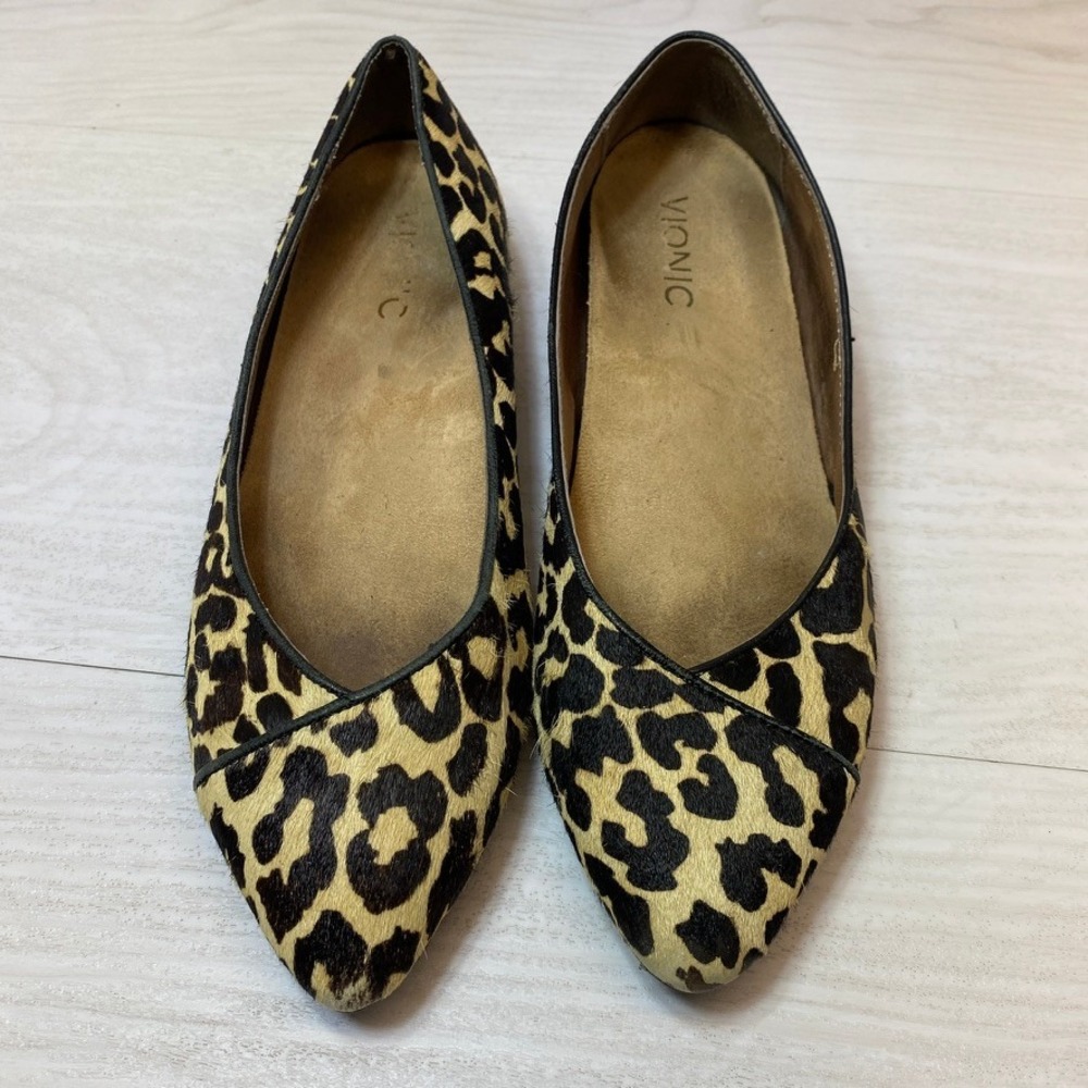 Vionic Womens 7 Caballo Pointed Toe Flats Leopard Tan Calf Hair Orthotic Support